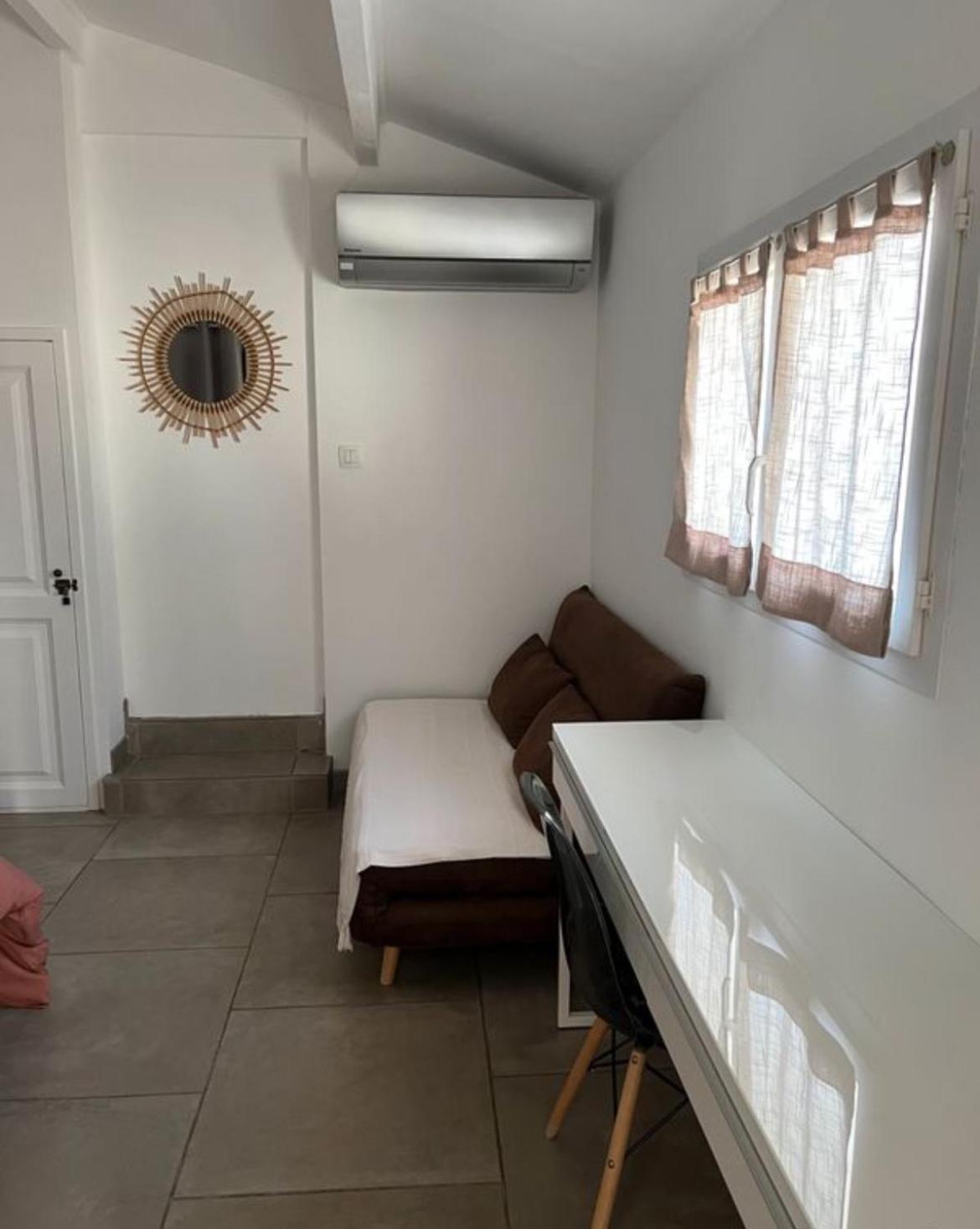 « La Parenthese » Gite En Camargue Arles Luaran gambar