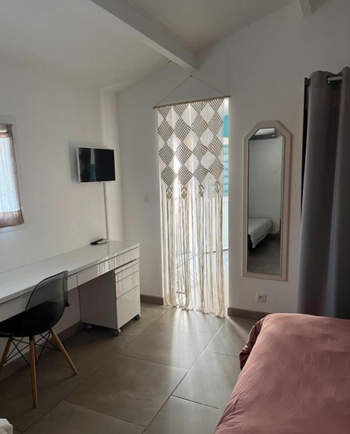 « La Parenthese » Gite En Camargue Arles Luaran gambar